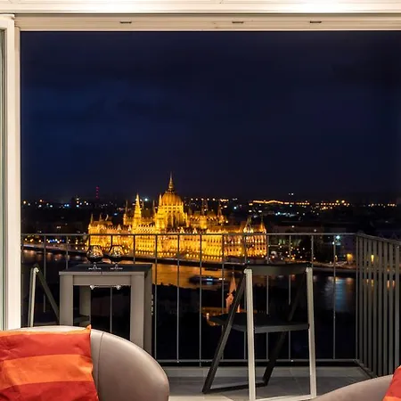 Parliament View Apartment *