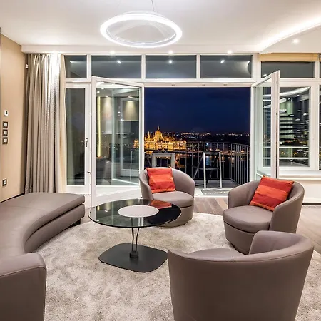 Apartment Parliament View *
