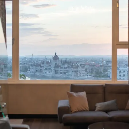 Apartment Parliament View *